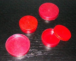 Capace si cutii din plastic